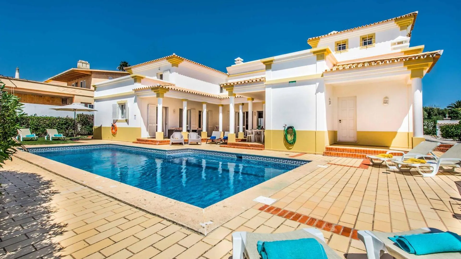 Villa Candeias البوفيرا البرتغال